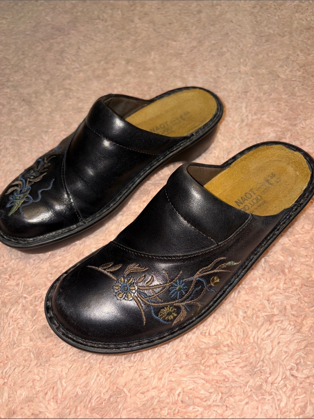 Naot Vision Clog Slip-on Mule Comfort Black Leather Blue & Gold Embroidery 38 L7